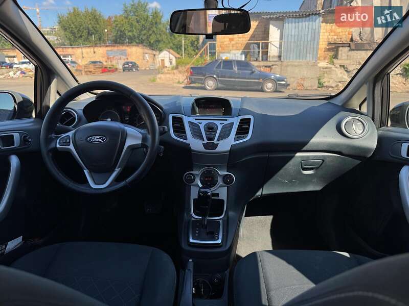 Хэтчбек Ford Fiesta 2011 в Киеве