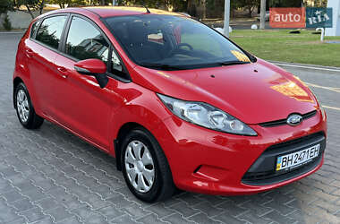 Хэтчбек Ford Fiesta 2012 в 