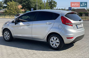 Седан Ford Fiesta 2011 в 
