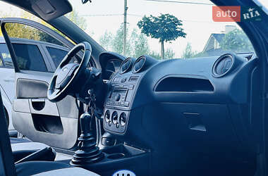 Хэтчбек Ford Fiesta 2007 в 