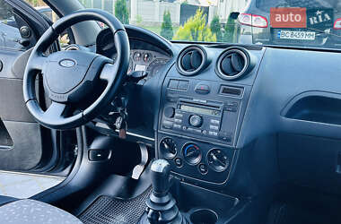 Хэтчбек Ford Fiesta 2007 в 