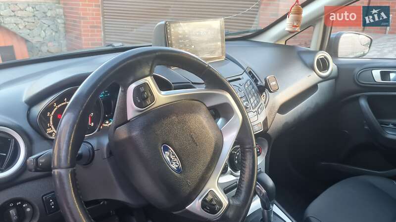 Седан Ford Fiesta 2015 в Киеве