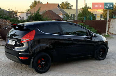 Хэтчбек Ford Fiesta 2012 в 
