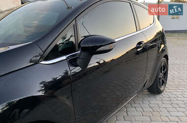 Хэтчбек Ford Fiesta 2012 в 