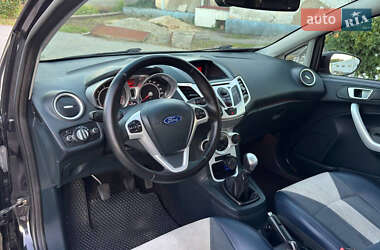 Хэтчбек Ford Fiesta 2012 в 
