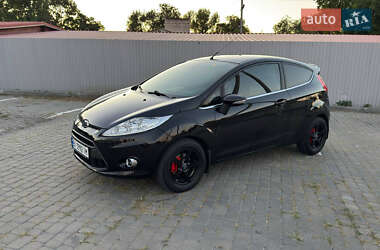 Хэтчбек Ford Fiesta 2012 в 