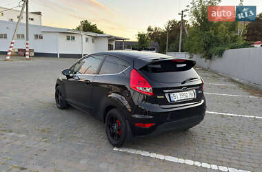 Хэтчбек Ford Fiesta 2012 в 