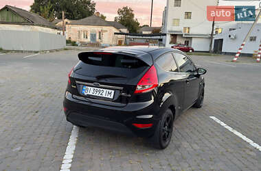Хэтчбек Ford Fiesta 2012 в 