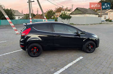 Хэтчбек Ford Fiesta 2012 в 