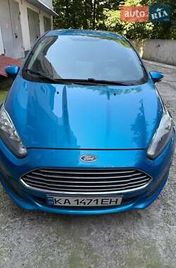 Хэтчбек Ford Fiesta 2015 в 