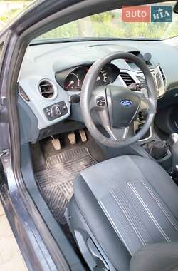 Хэтчбек Ford Fiesta 2009 в 