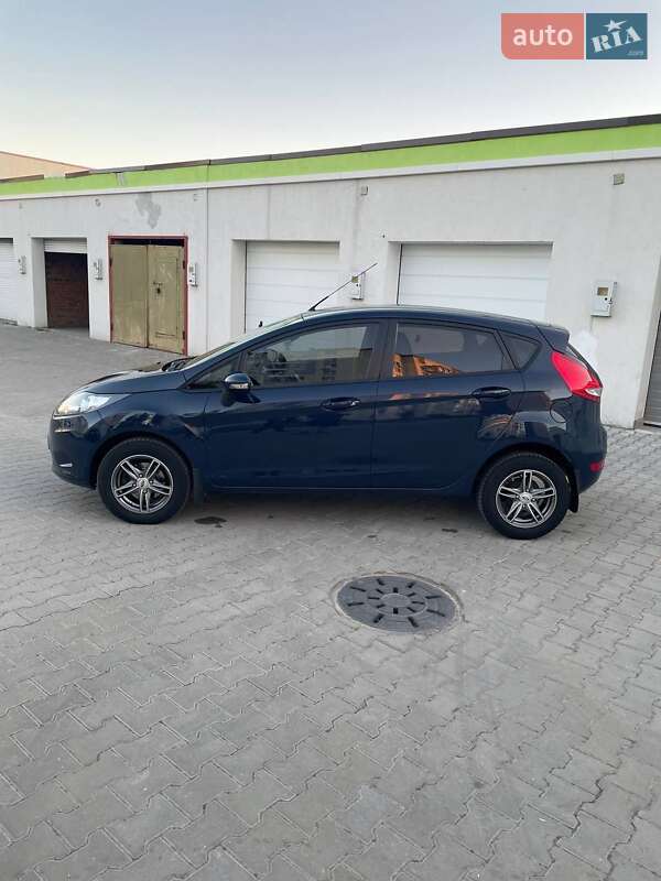 Хэтчбек Ford Fiesta 2011 в Хмельницком