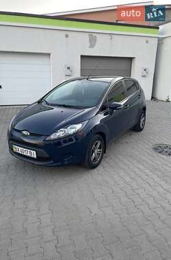 Хэтчбек Ford Fiesta 2011 в 