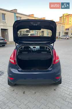 Хэтчбек Ford Fiesta 2011 в 