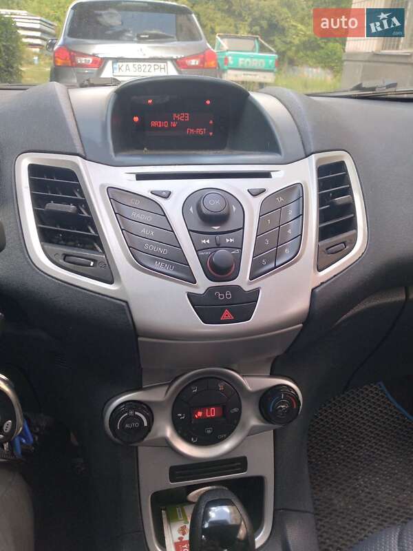 Хэтчбек Ford Fiesta 2012 в Киеве фото 12 Хэтчбек Ford Fiesta 2012 в Киеве