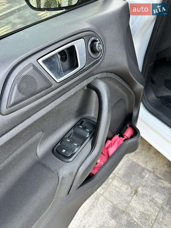 Хэтчбек Ford Fiesta 2016 в Малехове фото 20 Хэтчбек Ford Fiesta 2016 в Малехове