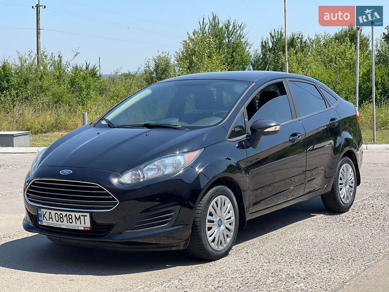 Седан Ford Fiesta 2019 в Ужгороде