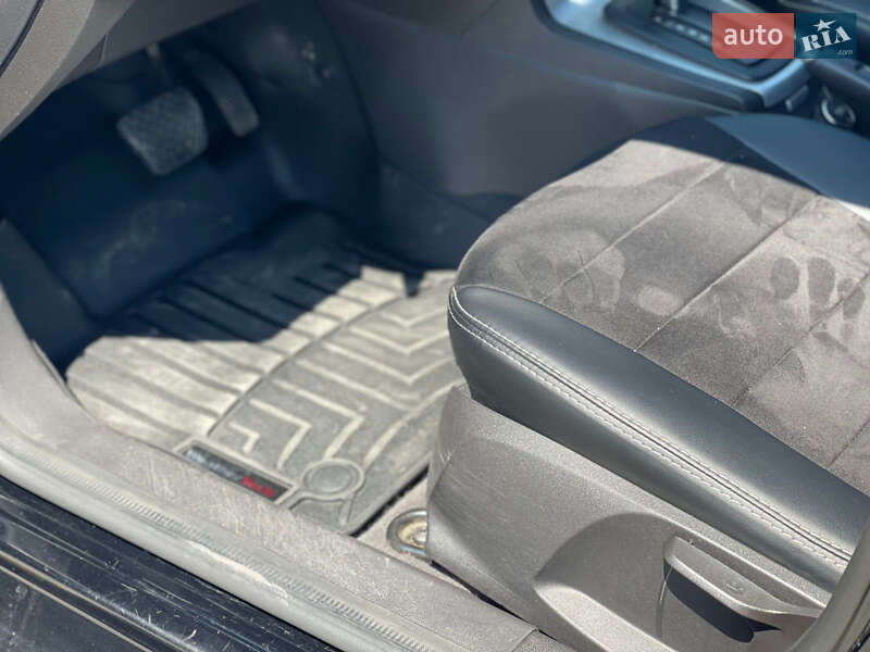 Седан Ford Fiesta 2019 в Ужгороде