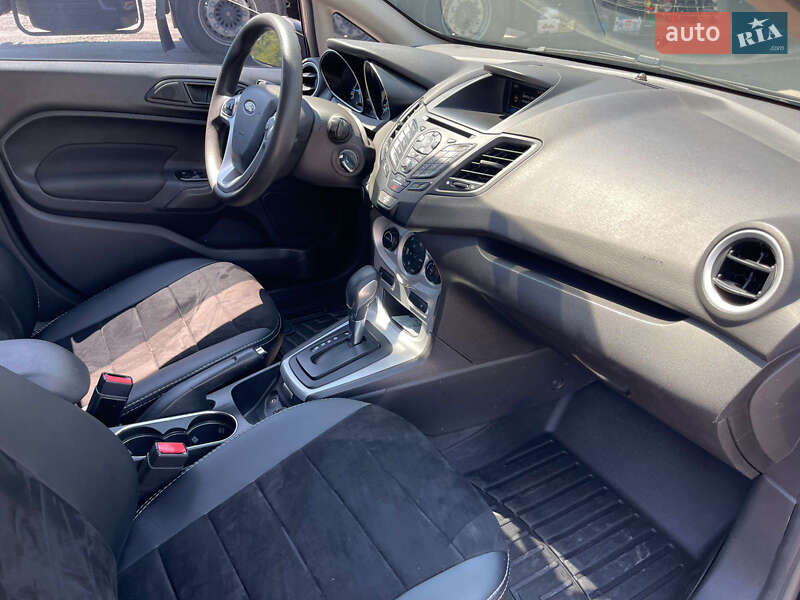 Седан Ford Fiesta 2019 в Ужгороде