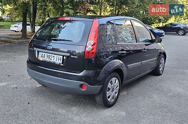 Хэтчбек Ford Fiesta 2006 в 