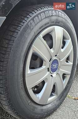 Хэтчбек Ford Fiesta 2006 в 