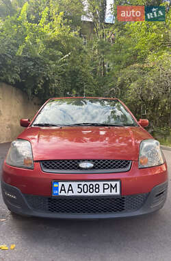 Хэтчбек Ford Fiesta 2006 в 