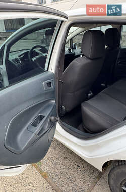Хэтчбек Ford Fiesta 2011 в 