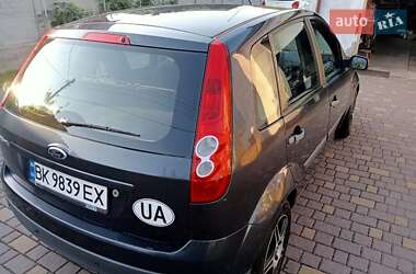 Хэтчбек Ford Fiesta 2007 в 