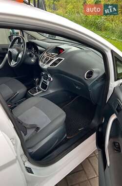 Хэтчбек Ford Fiesta 2012 в 