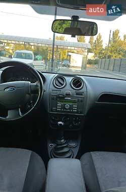 Хэтчбек Ford Fiesta 2008 в 