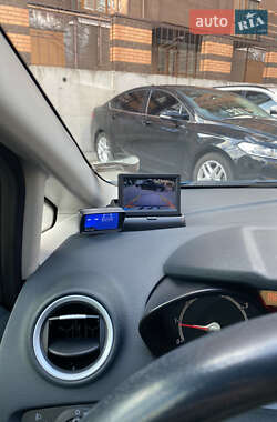 Хэтчбек Ford Fiesta 2011 в 