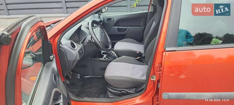 Хэтчбек Ford Fiesta 2006 в Киеве фото 5 Хэтчбек Ford Fiesta 2006 в Киеве