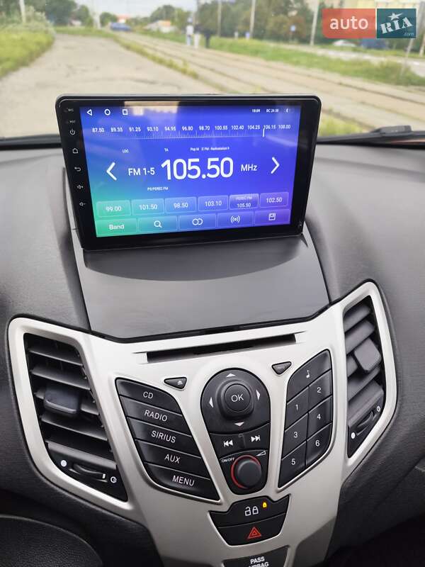Седан Ford Fiesta 2013 в Киеве фото 5 Седан Ford Fiesta 2013 в Киеве