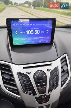 Седан Ford Fiesta 2013 в 