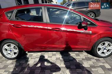 Хэтчбек Ford Fiesta 2016 в 