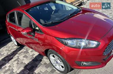 Хэтчбек Ford Fiesta 2016 в 