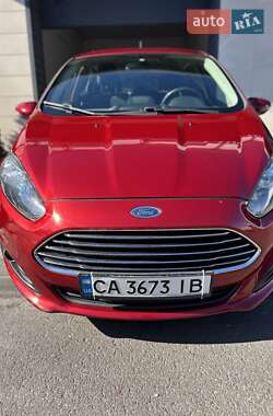 Хэтчбек Ford Fiesta 2016 в 