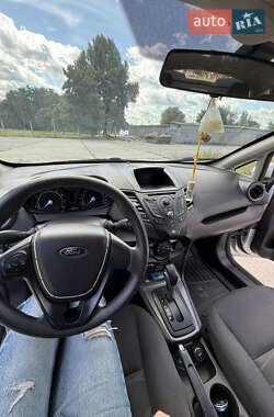 Хэтчбек Ford Fiesta 2014 в 