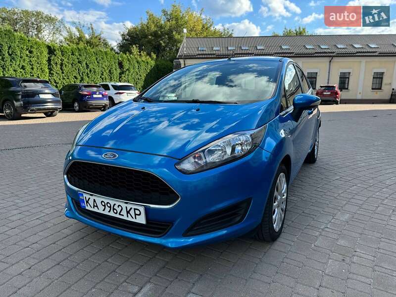 Хэтчбек Ford Fiesta 2016 в Киеве