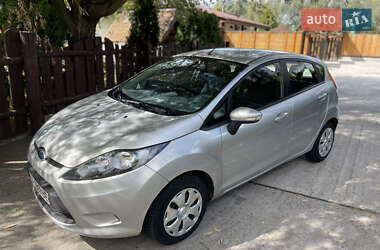 Хэтчбек Ford Fiesta 2011 в 