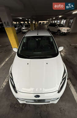 Хэтчбек Ford Fiesta 2015 в 