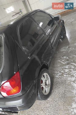 Хэтчбек Ford Fiesta 2000 в 