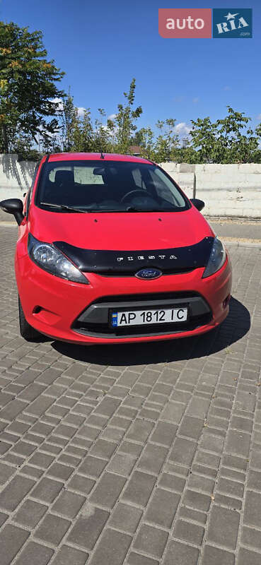 Хэтчбек Ford Fiesta 2012 в 
