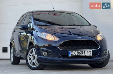 Хетчбек Ford Fiesta 2017 в Сарнах