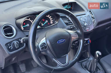 Хэтчбек Ford Fiesta 2017 в 