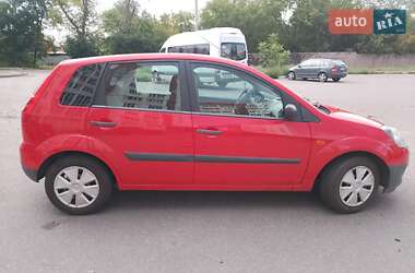 Хэтчбек Ford Fiesta 2007 в 
