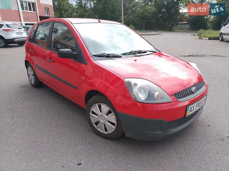 Хэтчбек Ford Fiesta 2007 в 