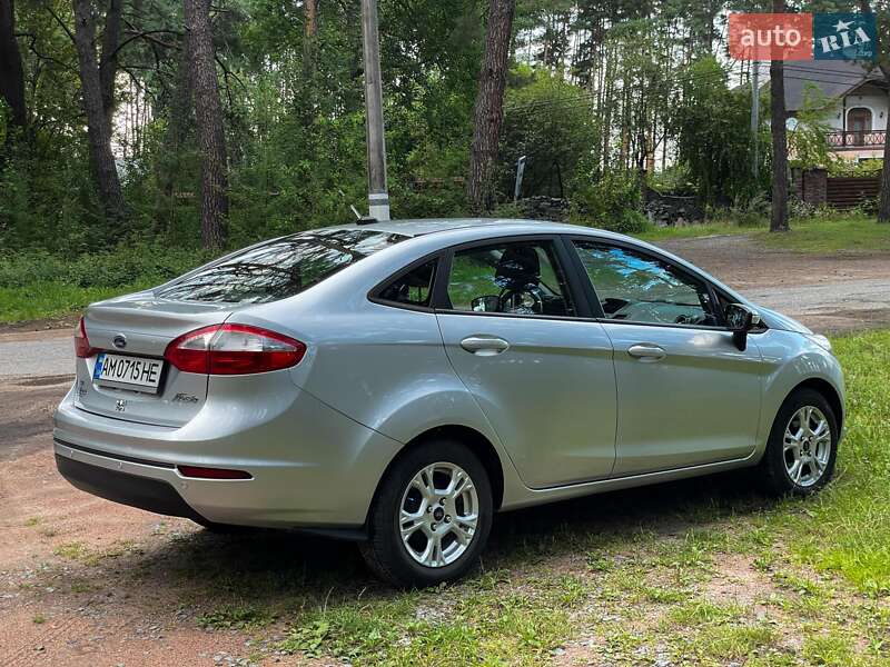 Седан Ford Fiesta 2016 в Житомире