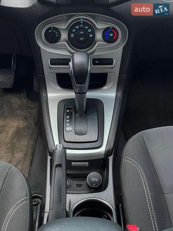 Седан Ford Fiesta 2016 в Житомире