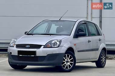 Хэтчбек Ford Fiesta 2007 в 